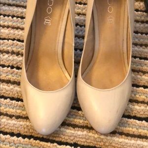 Aldo beige and gold heels